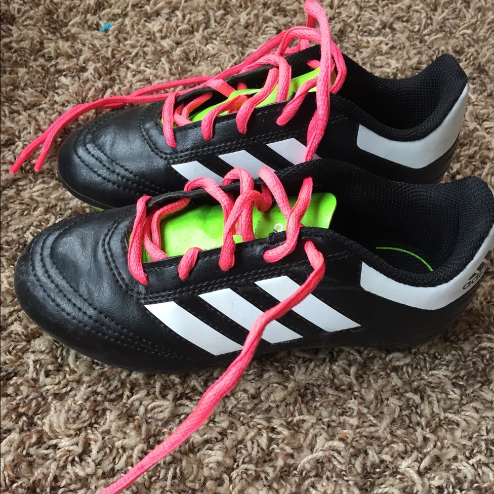 Soccer cleats